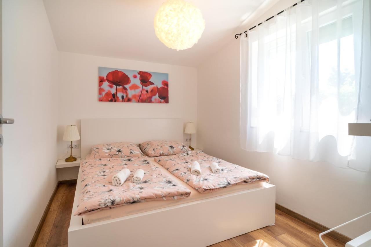 Pipacs Apartmanház Harkány Exterior foto